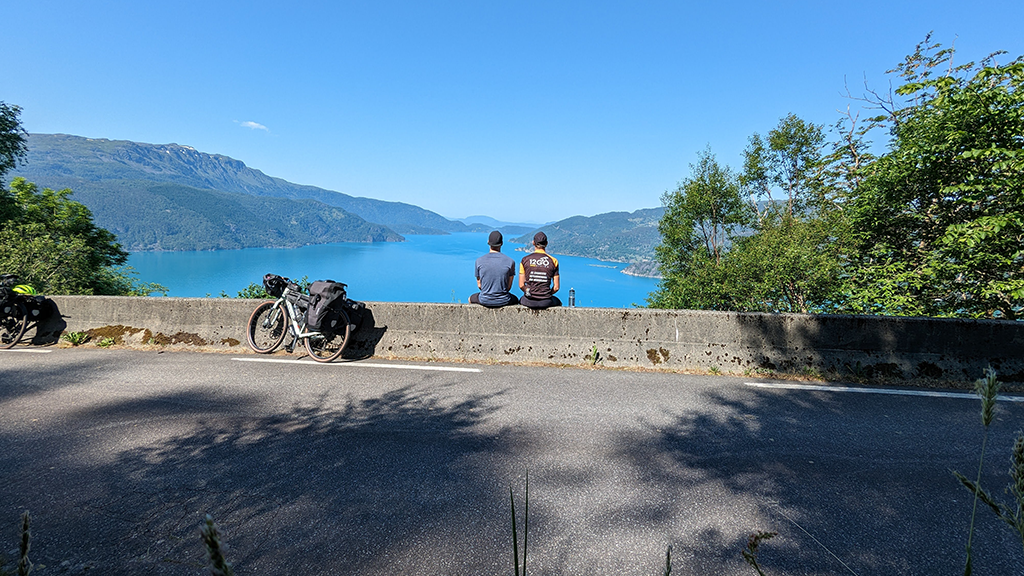 Bikkels on Bikes bereiken grens Kroatië: ‘Iedereen is vrolijk en zwaait naar ons’