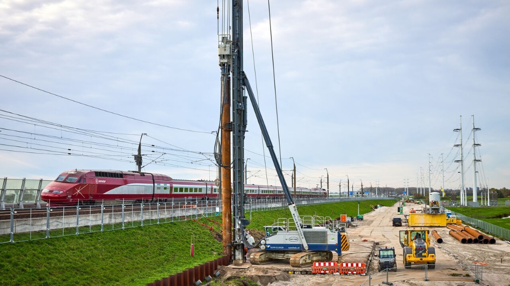 Herstel HSL-viaduct bij Rijpwetering duurt langer, afsluiting weg blijft van kracht