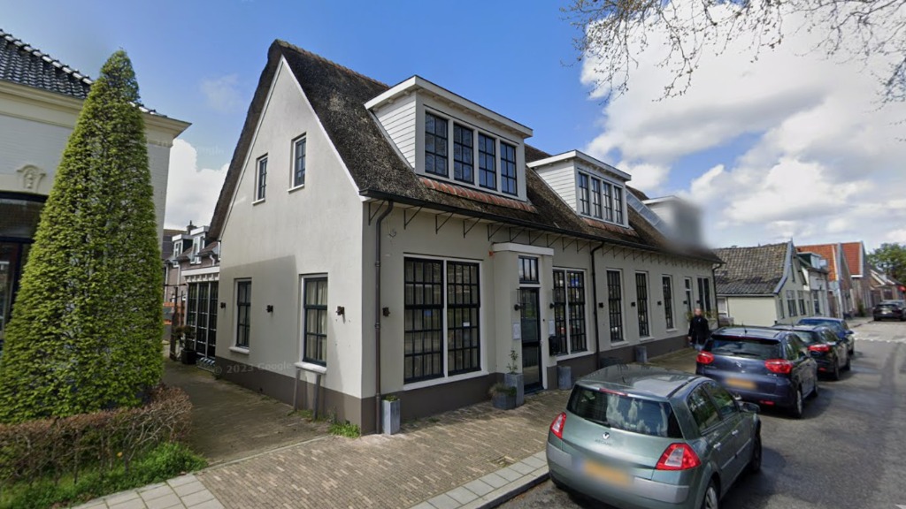 Gemeenteraad zet streep door plannen voor tien woningen in voormalig hotel