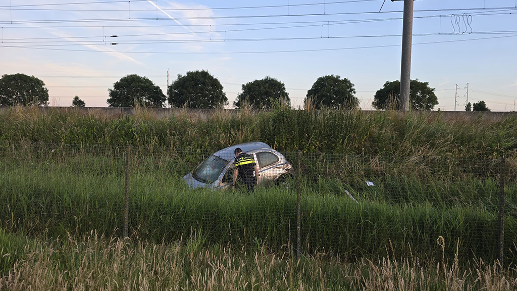 Auto aangetroffen tegen talud, bestuurster zat thuis