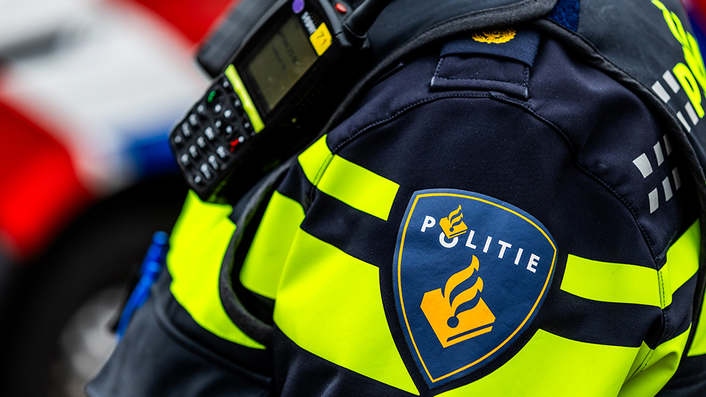 Woning in Hoogmade gesloten na vondst van hennepkwekerij, vuurwapen en explosieven