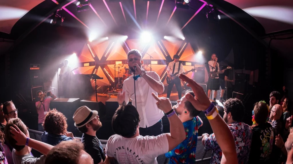 Veen Gaat Vreemd zorgt voor feestelijk paasweekend: ‘Je weet van tevoren niet met wie je gaat spelen