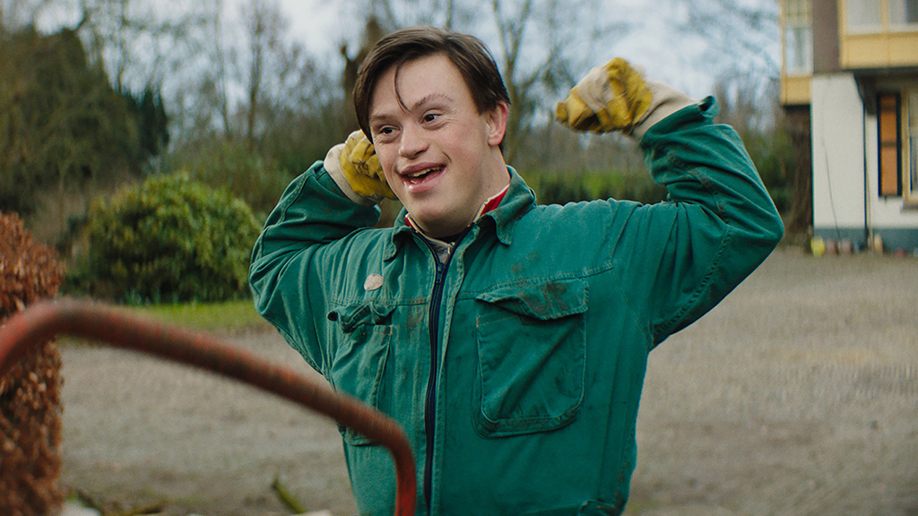 Wesley uit Roelofarendsveen wint prijs met film ‘JIPPIE NO MORE!’