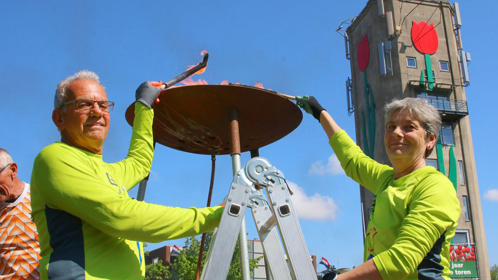Bevrijdingsvuur wordt naar Roelofarendsveen gebracht door hardlopers