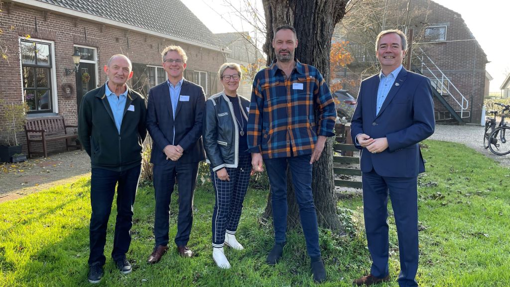 Partijen werken samen aan een plan om bodemdaling in polders Kaag en Braassem tegen te gaan Partijen werken samen aan een plan om bodemdaling in polders Kaag en Braassem tegen te gaan