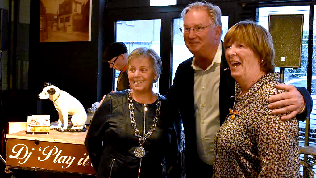 Cora de Rijk (65) uit Leimuiden benoemd tot Ridder in de Orde van Oranje-Nassau - Studio Kaag en Bra