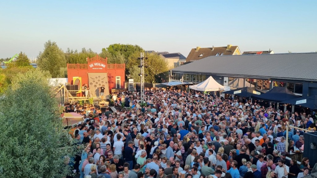 De Stamgasten zorgen voor geslaagd evenement met ‘De Veiling’