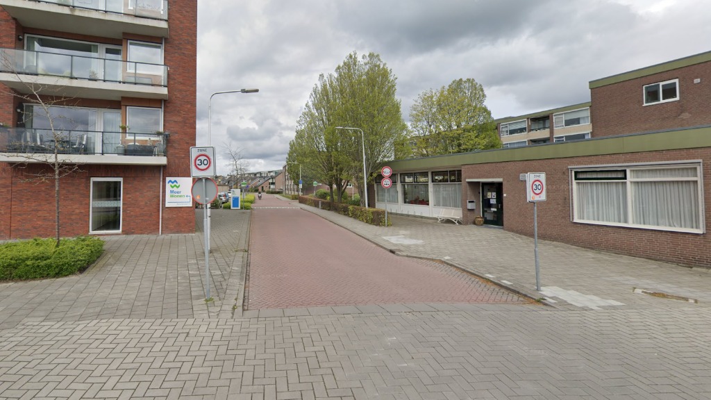 Tijdelijk eenrichtingsverkeer op de Kerkweg door proef om verkeersveiligheid te bevorderen