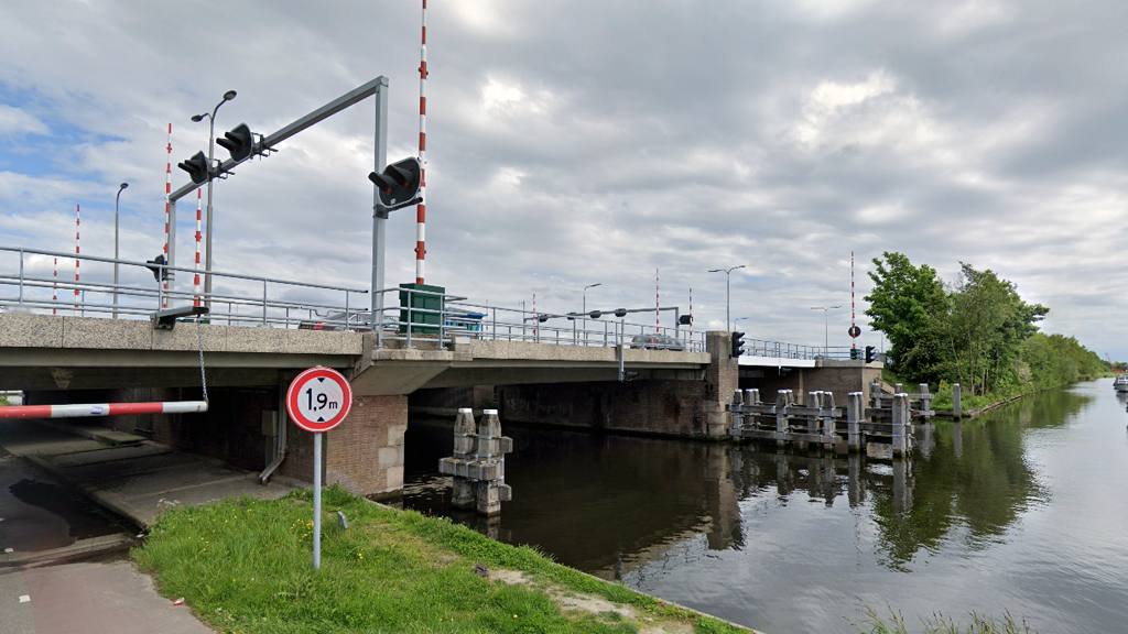 Leimuiderbrug onder continu toezicht van monteur én minder vaak open voor scheepvaart - Studio Kaag 