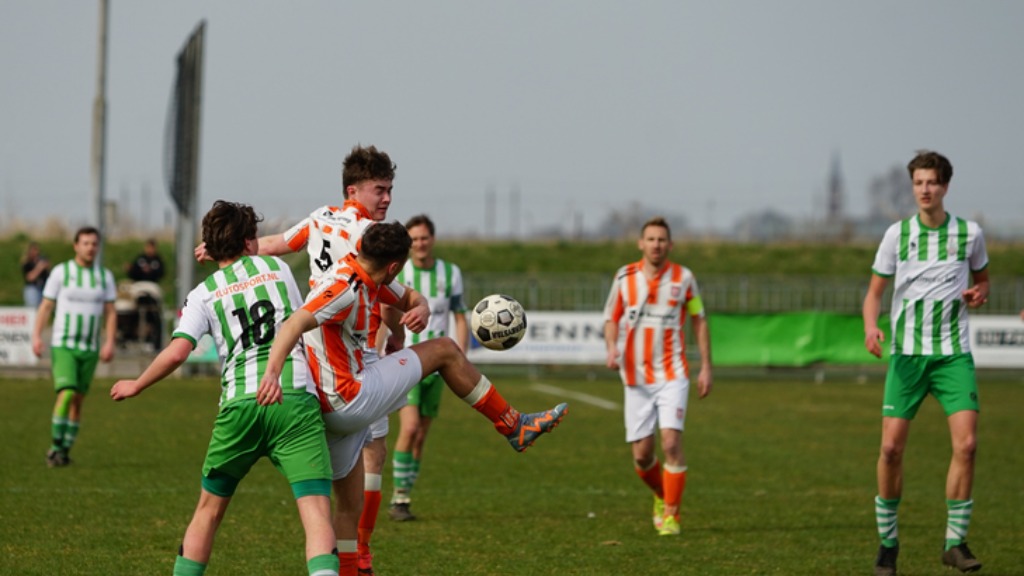 Uitblinker Eekelschot helpt Kickers ‘69 met hattrick langs MMO