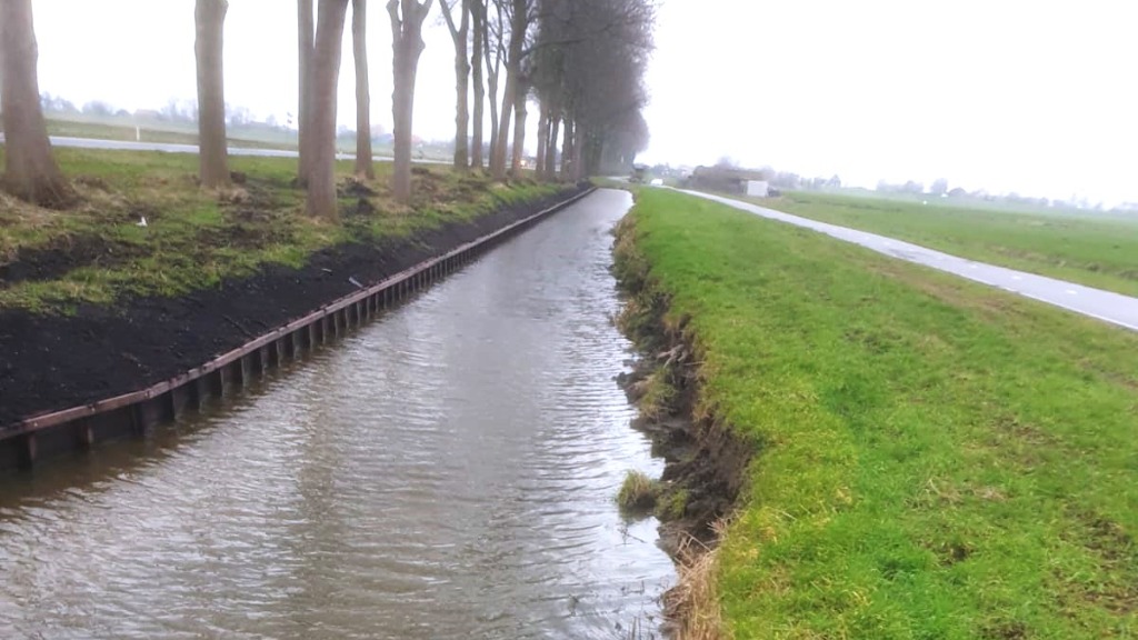 Plaatsen van beschoeiingen begint vandaag, steeds één rijstrook afgesloten op de N446