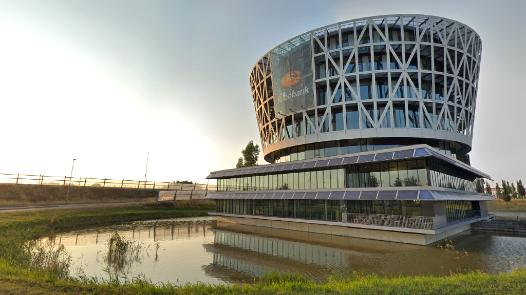 Gemeente onderzoekt plan voor hotel naast voormalig Rabobank-pand aan de A4