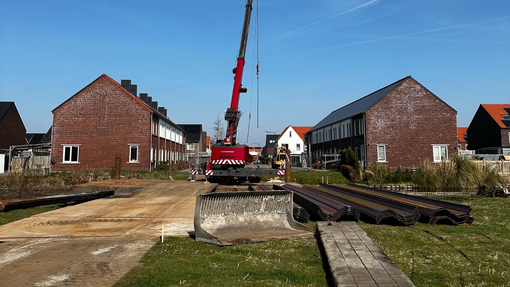 Aanleg tijdelijk fietspad van start: leerlingen moeten nog zo’n twee maanden over het drukke Noordei